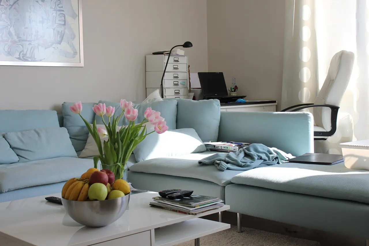 Hvilke tekstiler passer bedst til en sofa dekoreret med irsk fodboldfarver?